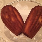 マ プール - このマドレーヌがバターたっぷりでとても美味しいです　食べきれなければ包んでくれるそうです