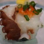 回転鮨 清次郎 - 活タコ