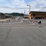 梅月堂 - 湯之元駅の改札を出たところ