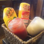 カフェ マリポーサ - ピザの調味料