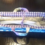 カフェ マリポーサ - カトラリー入れも可愛い