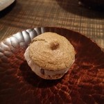 余市SAGRA - ヨモギ小豆のマカロン