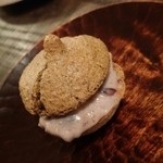 余市SAGRA - ヨモギ小豆のマカロン