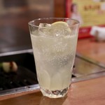 焼肉 グルマンズいとう - 生果実のまるごと絞りサワーレモン