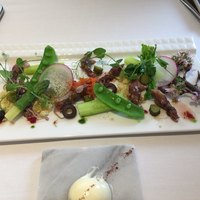 レストラン シャルム - ホワイトアスパラガスとそら豆　オレガノ香る新玉ネギと黒豚のミンチソース