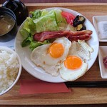 ロイヤルホスト - フライエッグ和定食（590円＋税）