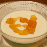 和風フレンチ ichiRyu - ランチコース 6480円 の京都 聖護院かぶらの冷製スープ コンソメジュレ添え