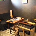 ハマチョウ - テーブル席