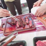 ikokuseinikutenzaami-gosu - 肉に群がる