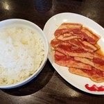Yakiniku Reimen Yamanakaya - セットの元気カルビ＆三元豚カルビ