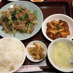蓬莱春飯店 - ニラレバ定食