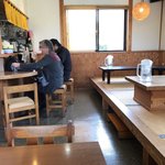 Yamauchi - 店内をパシャ
      平日の１２時前