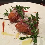 尾道産 カキ：カツレツ仕立て、クレソンのサラダと