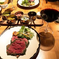 ザ タヴァン グリル＆ラウンジ - 