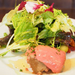 モンテ - ランチコース 1650円 の鶏レバーのパテ ポルト酒風味 はちみつを添えて