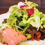 モンテ - ランチコース 1650円 の鶏レバーのパテ ポルト酒風味 はちみつを添えて