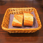 モンテ - ランチコース 1650円 のパン