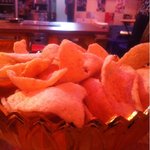 東京タイ料理 - 溢れるえびせん！