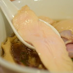 らぁ麺 はやし田 - 【特製醤油らぁ麺@税込1,000円】鶏むね肉のチャーシュー