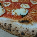 PIZZERIA ALBERI - 薄生地の、もちもち感あり