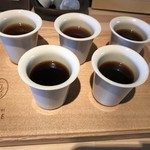 ドングリー コーヒースタンドと暮らしの道具店 - 