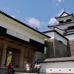 とら食堂 - 予約までの空き時間は、市内観光など。写真は近くの「国指定史跡  小峰城」。