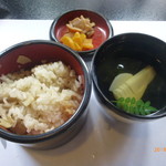 筍亭 - 飯物（筍ご飯、漬物、筍の吸物） 
