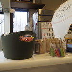 横浜家系ラーメン みさきや - 会計場所とお土産の飴(もうもらえない)