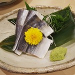 沼津魚がし鮨 流れ鮨 - 小肌刺身510円。
