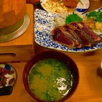 龍神丸 - 藁焼きカツオの塩タタキ定食(8切れ)