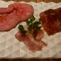 熟成和牛ステーキグリルド エイジング・ビーフ 横浜店 - 熟成和牛のシャルキュトリーの盛り合わせ