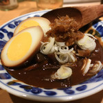 大衆酒場ナツメロ - どて煮（玉子入り）
