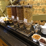 Holiday Inn Express  - シリアルとか