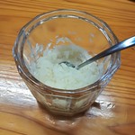 刻み玉葱で味変します。