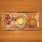 ビストロアム - チコース 4484円 の自家製パン、バター