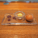 ビストロアム - チコース 4484円 の自家製パン、バター