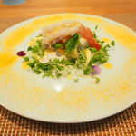 ビストロアム - ランチコース 4484円 の蟹みそのフラン オレンジのソース カリフラワーのピュレ