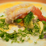 ビストロアム - ランチコース 4484円 の蟹みそのフラン オレンジのソース カリフラワーのピュレ