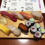 寿し処佳しま - 握りの中(^_^;)1080円！