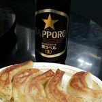 中国手打拉麺 馬賊 - 馬賊では餃子＋瓶ビールは外せない！