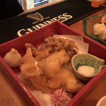 Ginsen - タイの白子の天ぷらと、ホタルイカの天ぷら。天つゆも出してくださいます。