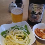 元祖焼肉 ぼたん苑 - 中瓶ビール＋焼肉定食のサラダとキムチ