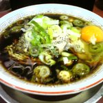 Nanafuku - 富山ブラック　赤福ラーメン　生卵のせ