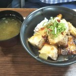 カフェとれとれ - 韓国風ぶり旨辛丼