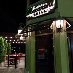 Romano's Macaroni Grill - 夜の顔。