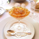 ル・ブルギニオン - 人参のムースとコンソメのジュレ うに添え