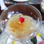 シュバルツバルト - びわ・白ワインのジュレ