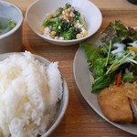 Moriokatanitashokudou - 一汁二菜定食