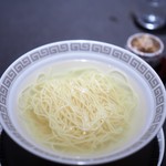 茶禅華 - 清湯麺　毛蟹のXO醤添え