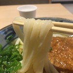 宮武讃岐うどん - やや太めの麺、もっちりとツルツルそしてコシがあり美味しい